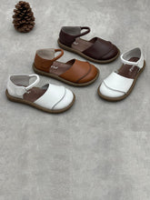 Women Artsy Soft Leather Flat Sandals